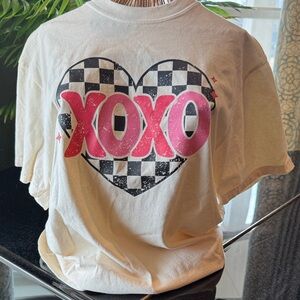 Comfort Colors  XOXO Heart Graphic T-Shirt - Cream Unisex L